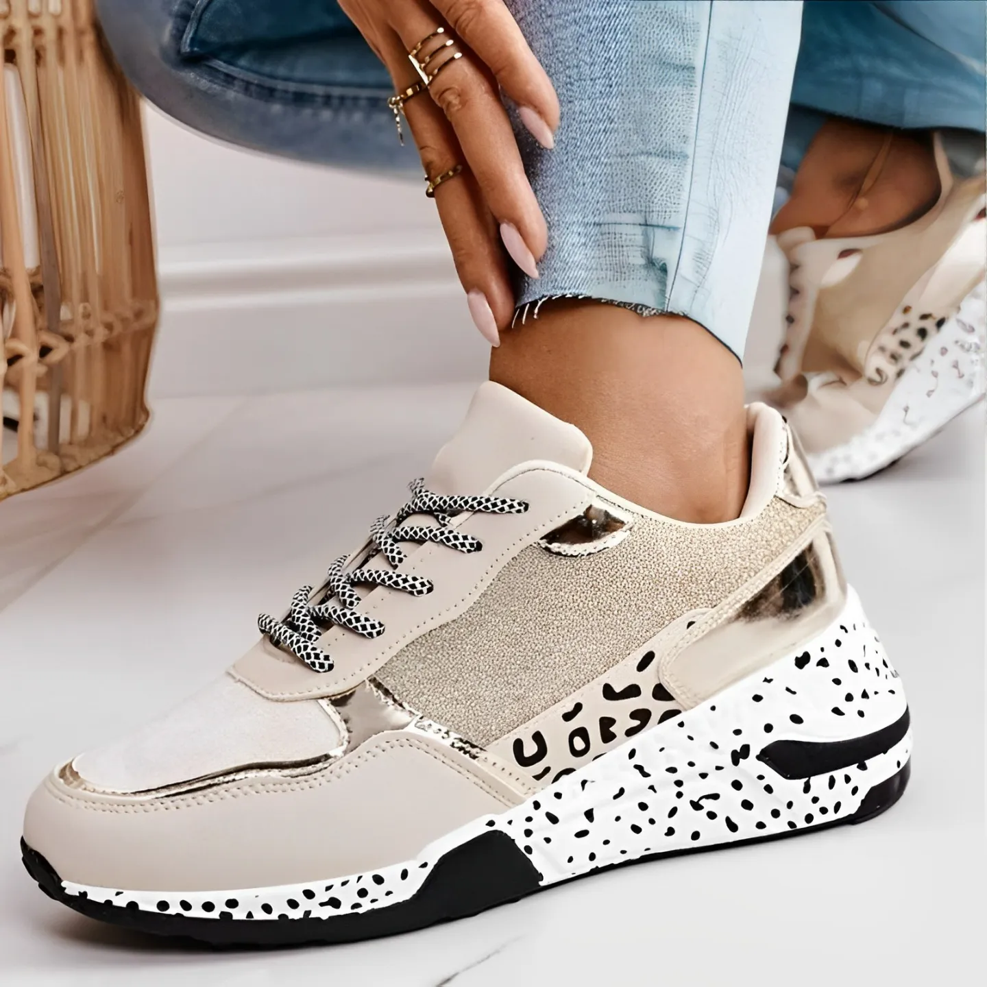 Relaxed and lightweight Sneakers